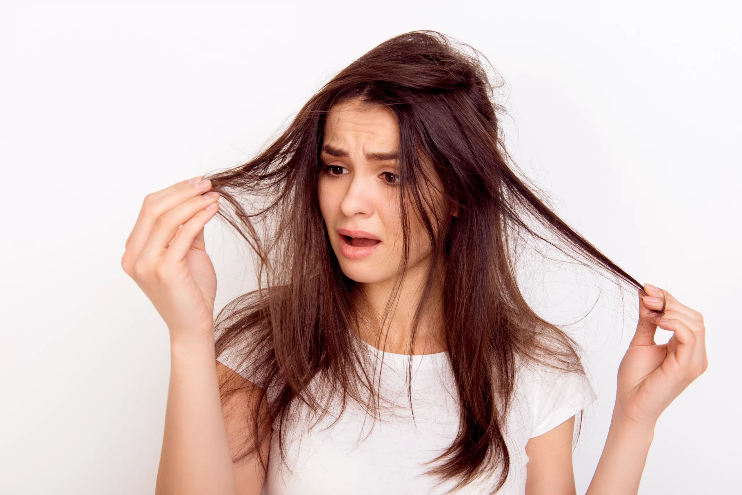 Tacitá- As vitaminas e minerais ajudam a encorpar cabelos finos e ralos